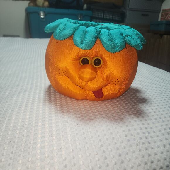 JOELSON INDUSTRIES EUC STUFFED PUMPKIN BASKET TUB FOR HALLOWEEN OR THANKSGIVING - Picture 2 of 6